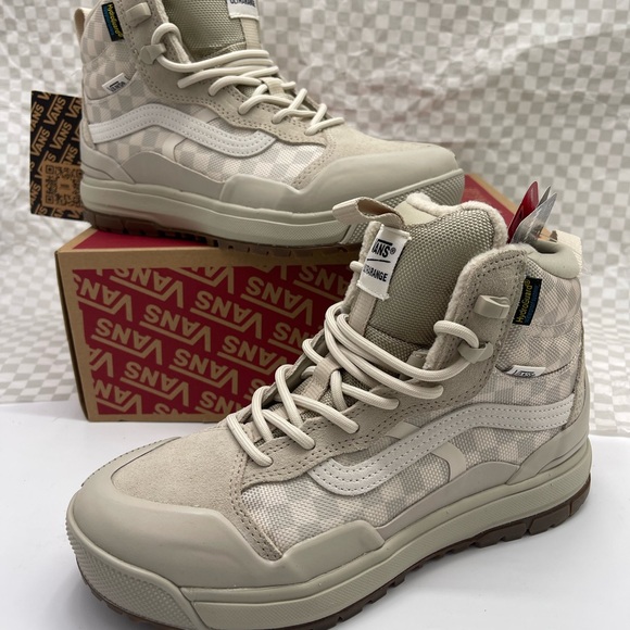 Vans Shoes - Vans WMNS' UltraRange EXO Hi Gore-Tex
Cream Lace Up Boot
Mte2
Checkerboard Birch